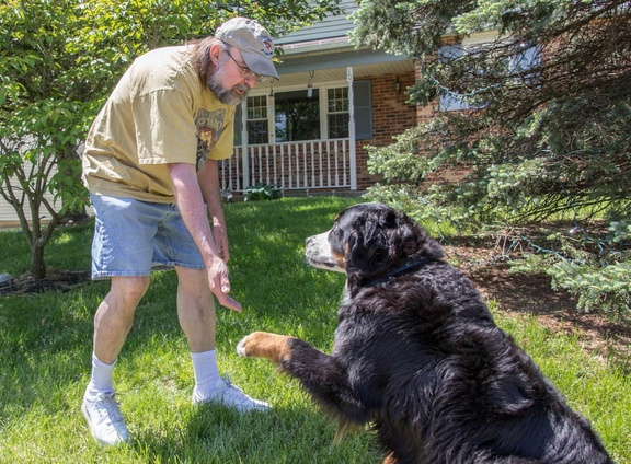 2014-05-17-Charlie-visiting-Rose-1