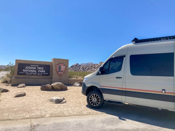 jimmysellers.com-roadtrip-storyteller-van-2022-400